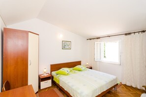 1 bedroom, iron/ironing board, free WiFi