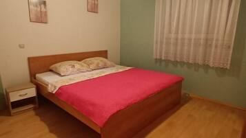 3 bedrooms, travel crib, free WiFi
