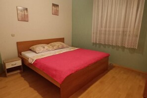 3 bedrooms, travel crib, free WiFi