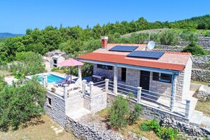 Exterior - Holiday Home Zule - One Bedroom Holiday Home with Swimming pool (Zrnovo)