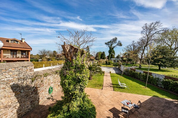 Unclassified image, 1 of 29, button - Country House 'Apartamento Victoria' with Shared Terrace, Private Garden and Wi-Fi (MUROS DE NALON)