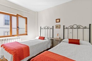 2 quartos, ferros/tábuas de passar roupa, Wi-Fi de cortesia