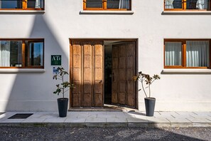 Unclassified image, 2 of 29, button - Country House 'Apartamento Victoria' with Shared Terrace, Private Garden and Wi-Fi (MUROS DE NALON)