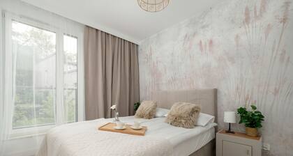 Apartment With Parking for 6 by Renters