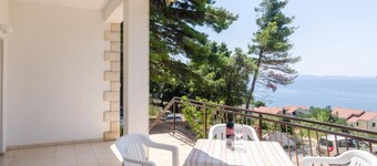 Holiday Home Blue Vineyard- Three Bedroom House with Terrace and Sea View