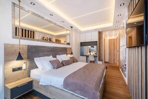 4 bedrooms, iron/ironing board, travel cot, free WiFi