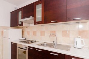 Fridge, oven, stovetop, toaster - Apartment Marela- One Bedroom Apartment with Balcony and Sea View (Mokosica)