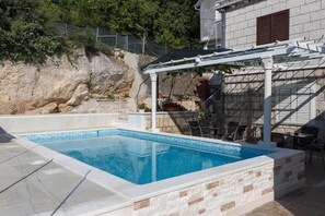 Pool - Guest House Kusalo-  Basic Triple Room with Patio (Soba 3) (Dubrovnik)