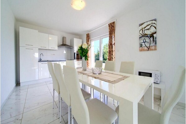 Dining - Villa Isabella - Four Bedroom Villa with Swimming Pool (Krk)