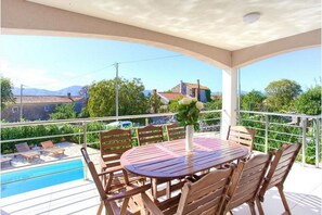 Outdoor dining - Villa Isabella - Four Bedroom Villa with Swimming Pool (Krk)
