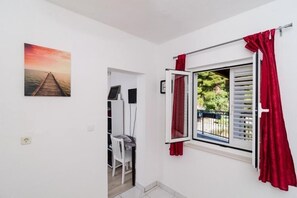 Interior - Apartments Ammos - One Bedroom Apartment with Shared Terrace and Sea View (Mali) (Saplunara)