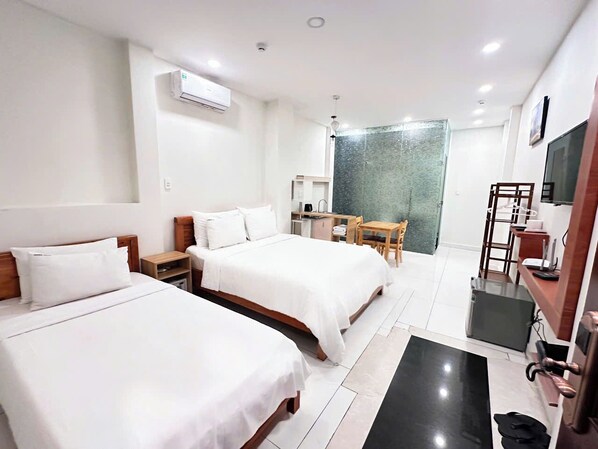 ห้องแฟมิลี่ทริปเปิล | บริเวณนั่งเล่น | ทีวี, เครื่องพิมพ์