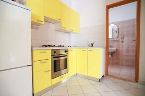 Geladeira, fogão, cooktop, lava-louças