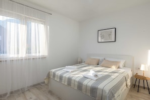 2 habitaciones, tabla de planchar con plancha y wifi gratis 