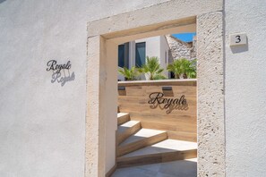 Exterior detail - Apartments Villa Royale - Premium One Bedroom Apartment with Sea View (Cavtat)