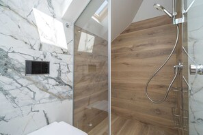 Een douche, een haardroger