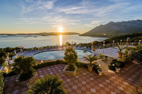 Pool. Hotel Pansion Villa Antonio - Two Bedroom Suite with Balcony and Sea View 17