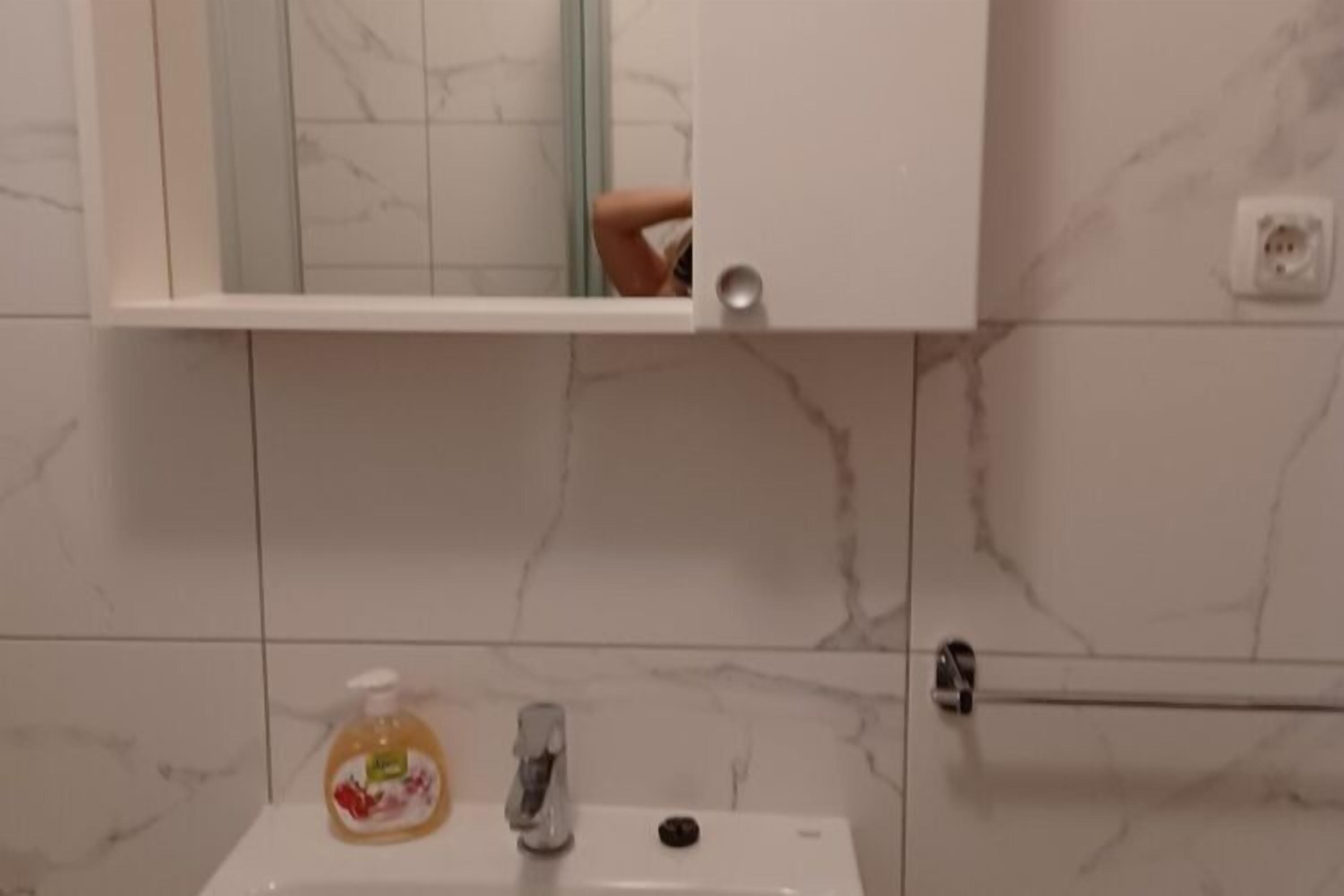 Chuveiro, secador de cabelo