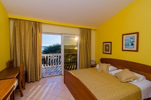 2 habitaciones, cuna de viaje y wifi gratis 