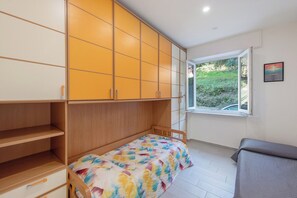 2 dormitorios, tabla de planchar con plancha, wifi gratis y ropa de cama