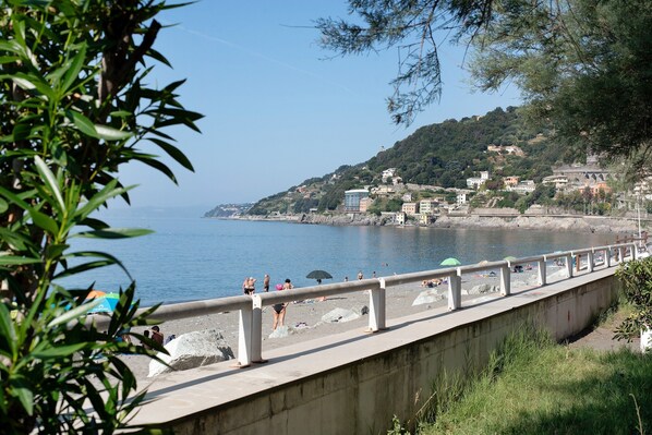 Beach nearby - Apartment 'Cà Teodoi' with Sea View, Wi-Fi and Air Conditioning (Genova)