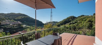 Apartment 'Cà Teodoi' with Sea View, Wi-Fi and Air Conditioning
