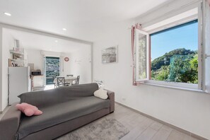 TV - Apartment 'Cà Teodoi' with Sea View, Wi-Fi and Air Conditioning (Genova)