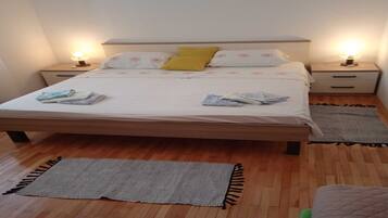 2 chambres, fer et planche à repasser, Wi-Fi gratuit