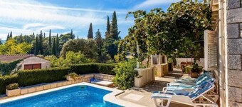 Green Garden House - Four Bedroom House with Private Pool