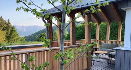 Mountain chalet with huge private garden in picturesque `Salzkammergut´
