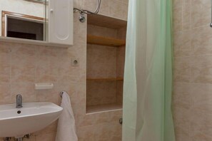 Hair dryer - Apartments Nena (ST) - One Bedroom Apartment with Terrace and Sea View (A4) (Pisak)
