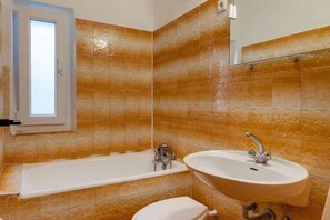 Hair dryer - Apartments Nena (ST) - Standard One Bedroom Apartment with Balcony and Sea View (A2) (Pisak)