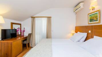 1 bedroom, iron/ironing board, free WiFi