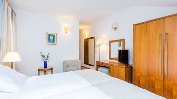 1 bedroom, iron/ironing board, free WiFi