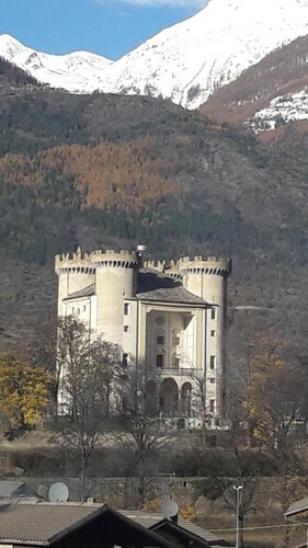 Apartment 'Mansarda Le Chateau' with Mountain View, Shared Garden and Wi-Fi