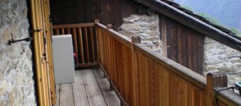 Appartement 'Appartamento Vista Monte Bianco' avec vue montagne, jardin partagé et balcon