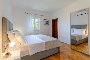 2 Schlafzimmer, BĂŒgeleisen/BĂŒgelbrett, Internetzugang