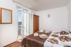 1 bedroom, iron/ironing board, Internet