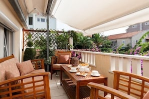 Outdoor dining - Apartments Roda - One Bedroom Apartment with Terrace (Mira) - (ST) (Supetar)