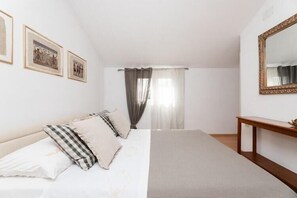 1 bedroom, free WiFi - Apartments Roda - One Bedroom Apartment with Terrace (Mira) - (ST) (Supetar)