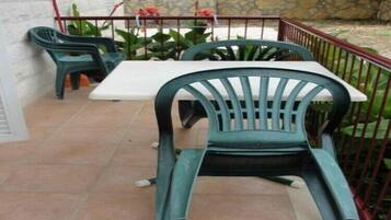 屋外ダイニングエリア