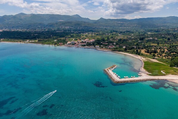 Beach nearby - Studio Apartment '8' with Sea View, Wi-Fi and Air Conditioning (Corfu)