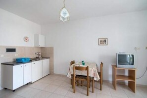 Dining - Apartments Boguvila - Studio with Terrace (A4) - (ST) (Supetar)