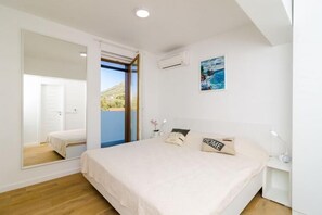 2 bedrooms, iron/ironing board, travel cot, free WiFi - Apartment Lula - Superior Two-Bedroom Apartment with Balcony and Sea View (Orasac)