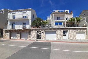 Esterni