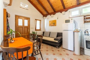 Smart TV - Apartments Darija - One Bedroom Apartment (ST) (Pucisca)