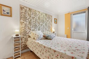 1 chambre, fer et planche à repasser, Wi-Fi gratuit, draps fournis