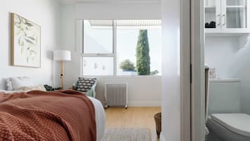 3 slaapkamers, een bureau, een strijkplank/strijkijzer, gratis wifi