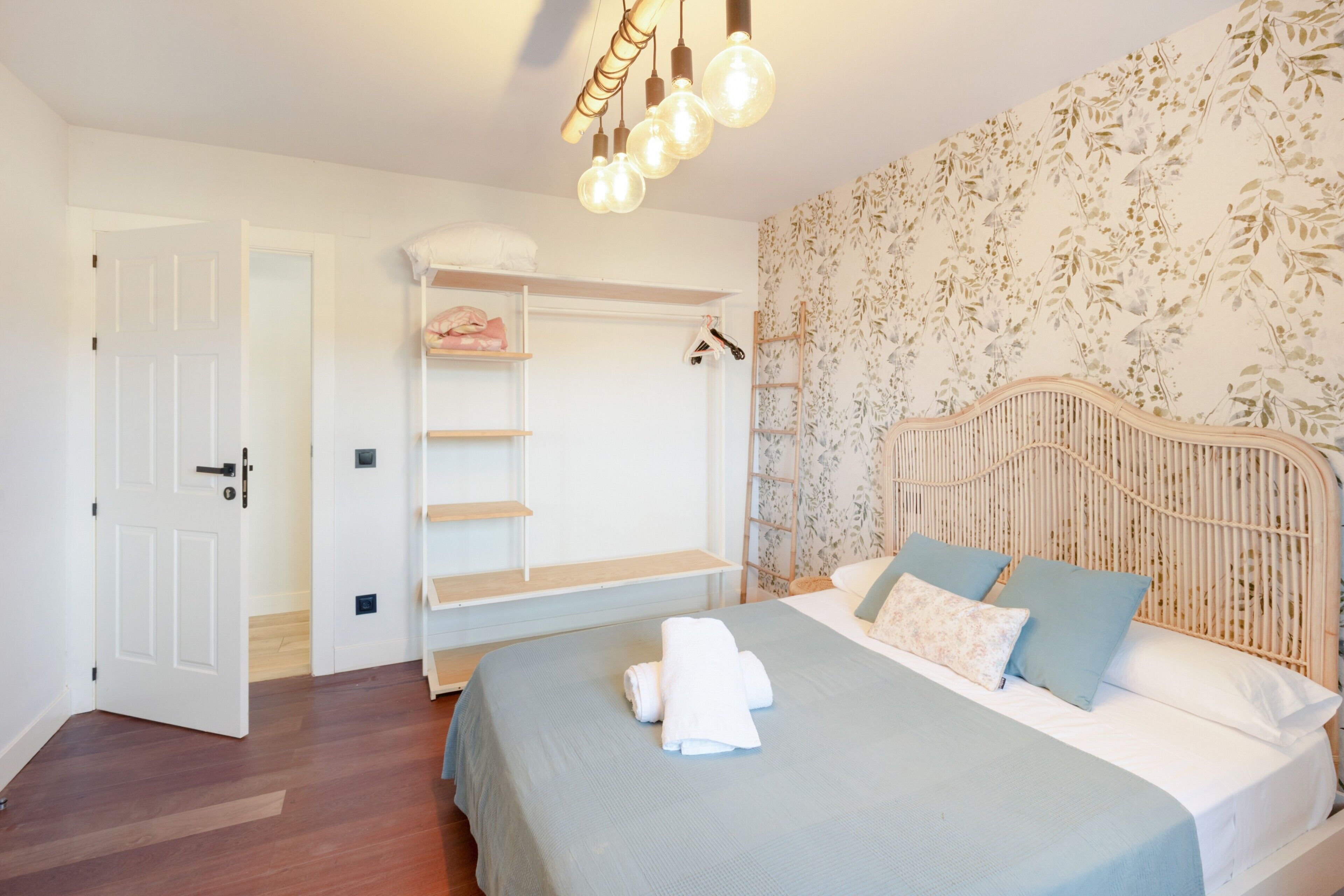 7 habitaciones y ropa de cama 