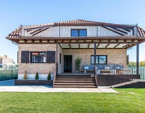 Exterior - Country House 'Camino Blanco' with Private Pool, Shared Terrace and Air Conditioning (IBEAS DE JUARROS)